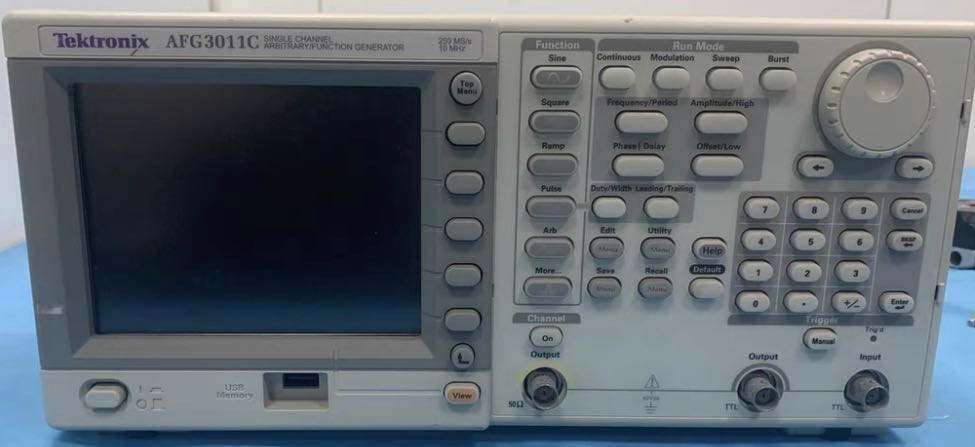 624514c4baaf7.jpg AFG3011C.jpg