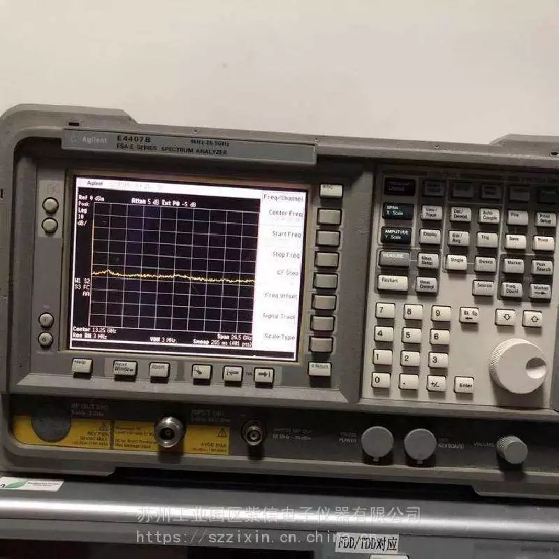 647699d86aa2e.jpg 頻譜E4407B 4.jpg